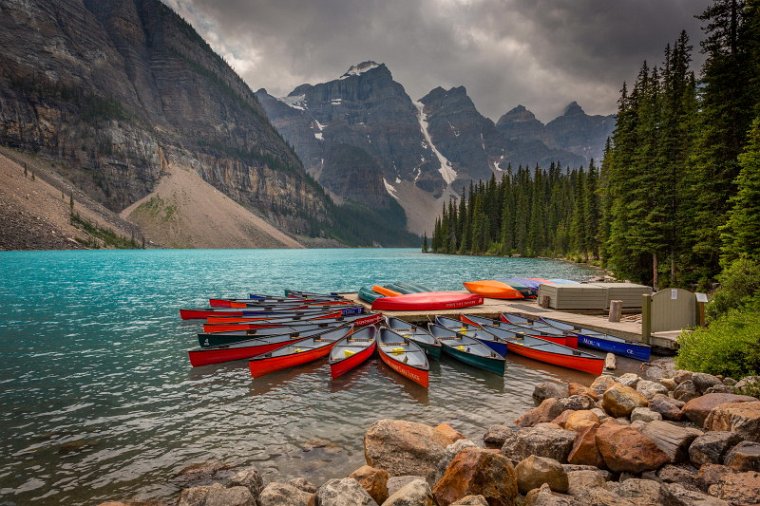 153 Canada, Banff NP, lake moraine.jpg